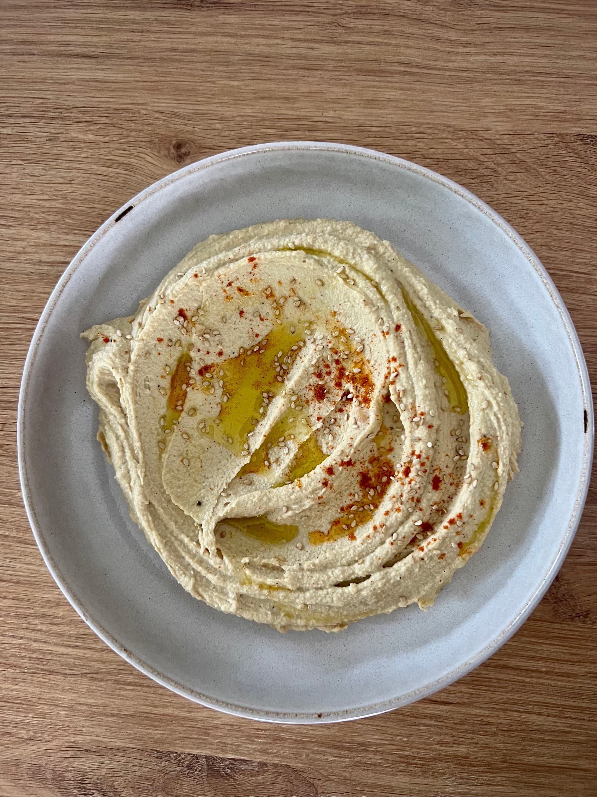 Cremiger Hummus mit Zitrone und Tahini