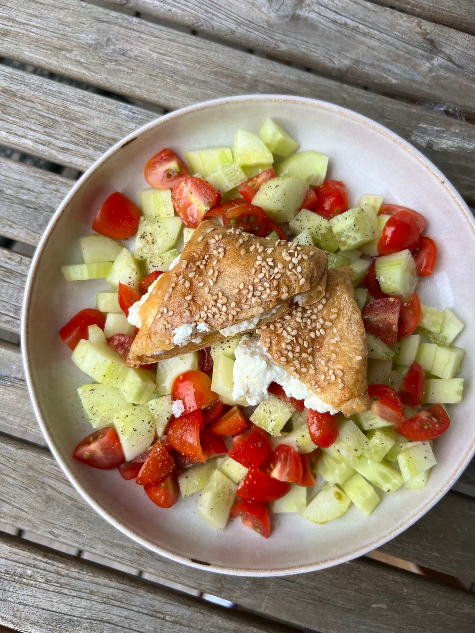 Knusprige Reispapier-Taschen mit Feta