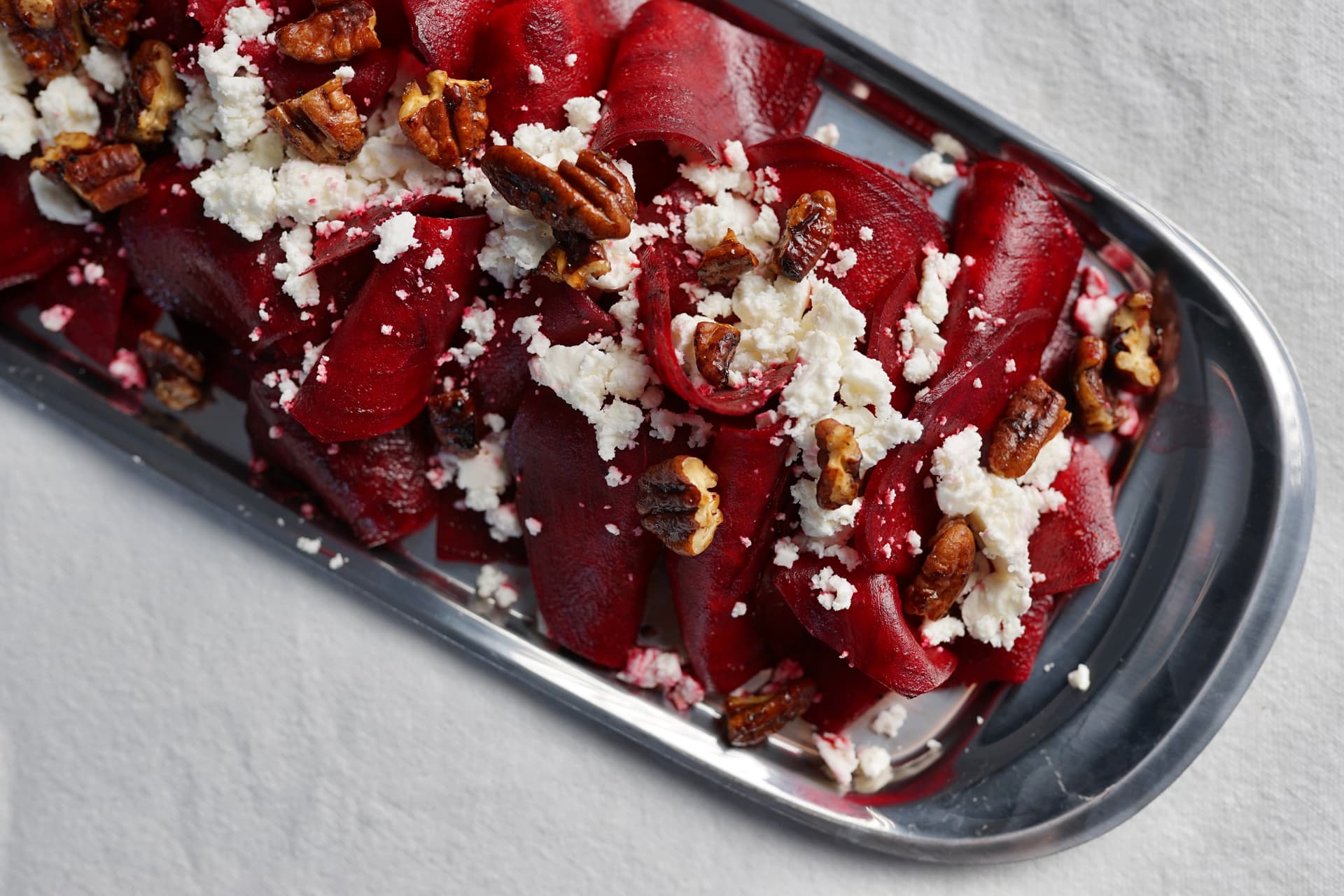 Rote Beete Carpaccio mit Ziegenkäse