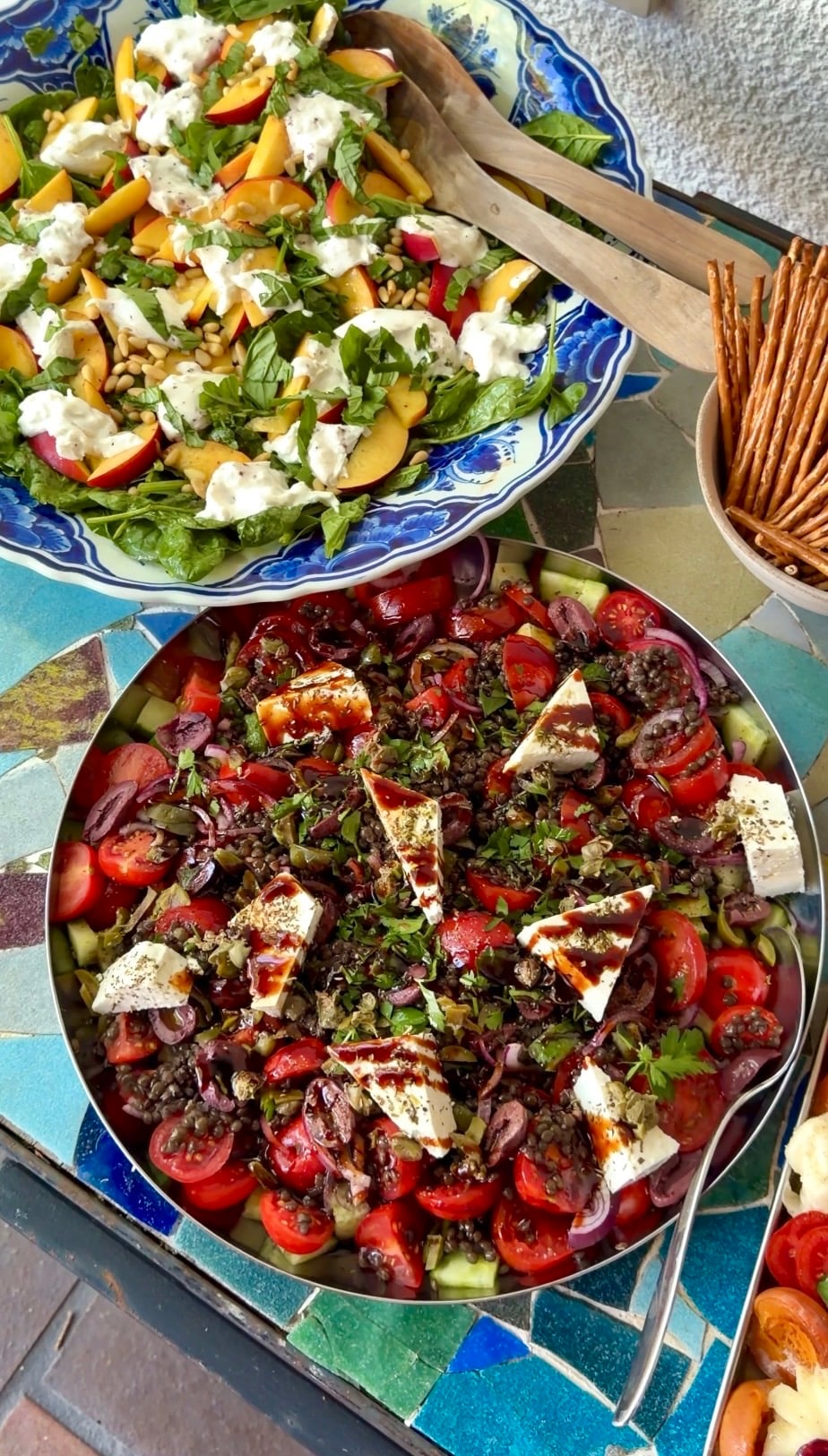 Greek Style Salad mit Beluga-Linsen - Rezeptbild