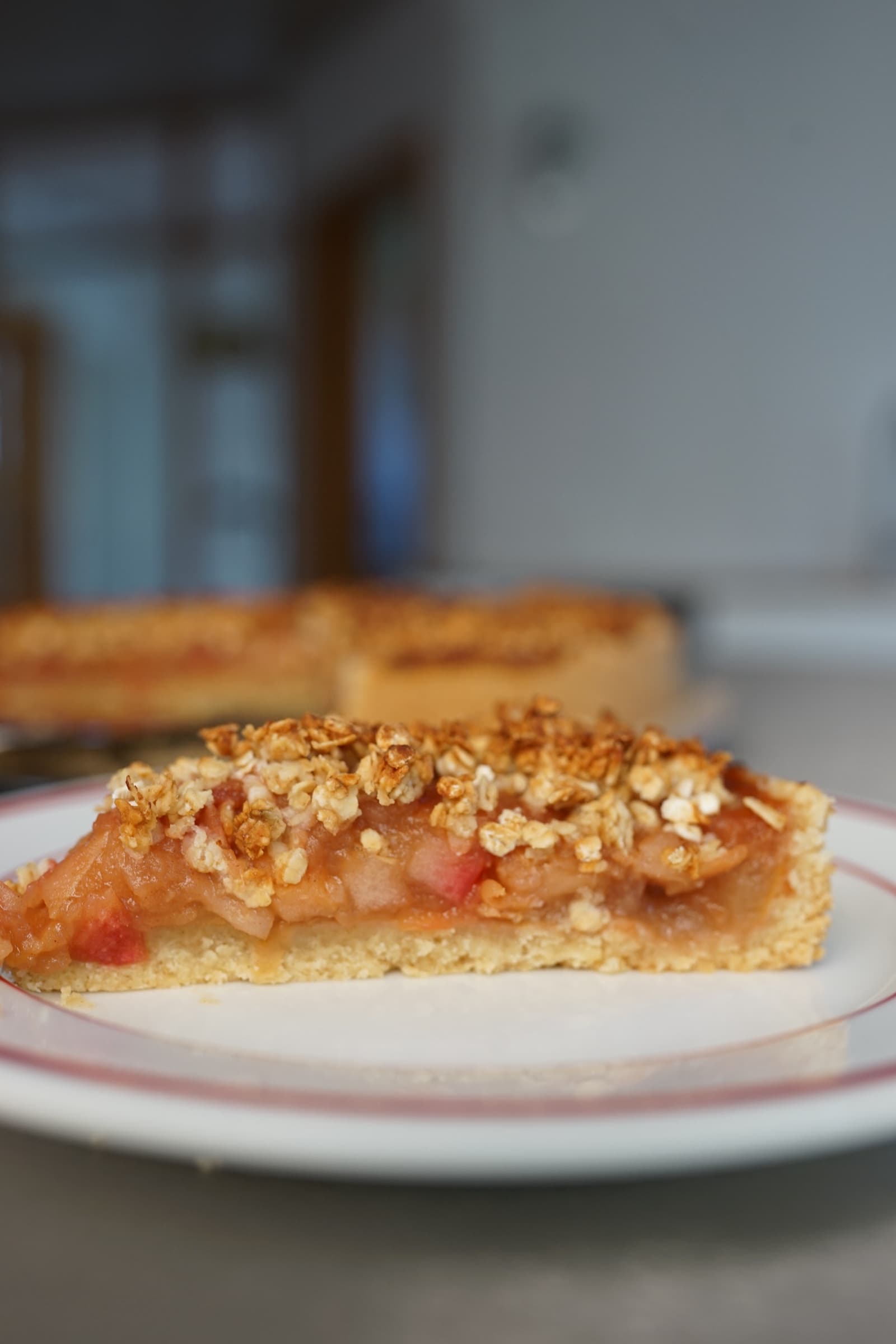 Reel-Thumbnail zu Apfelkuchen mit Haferstreuseln