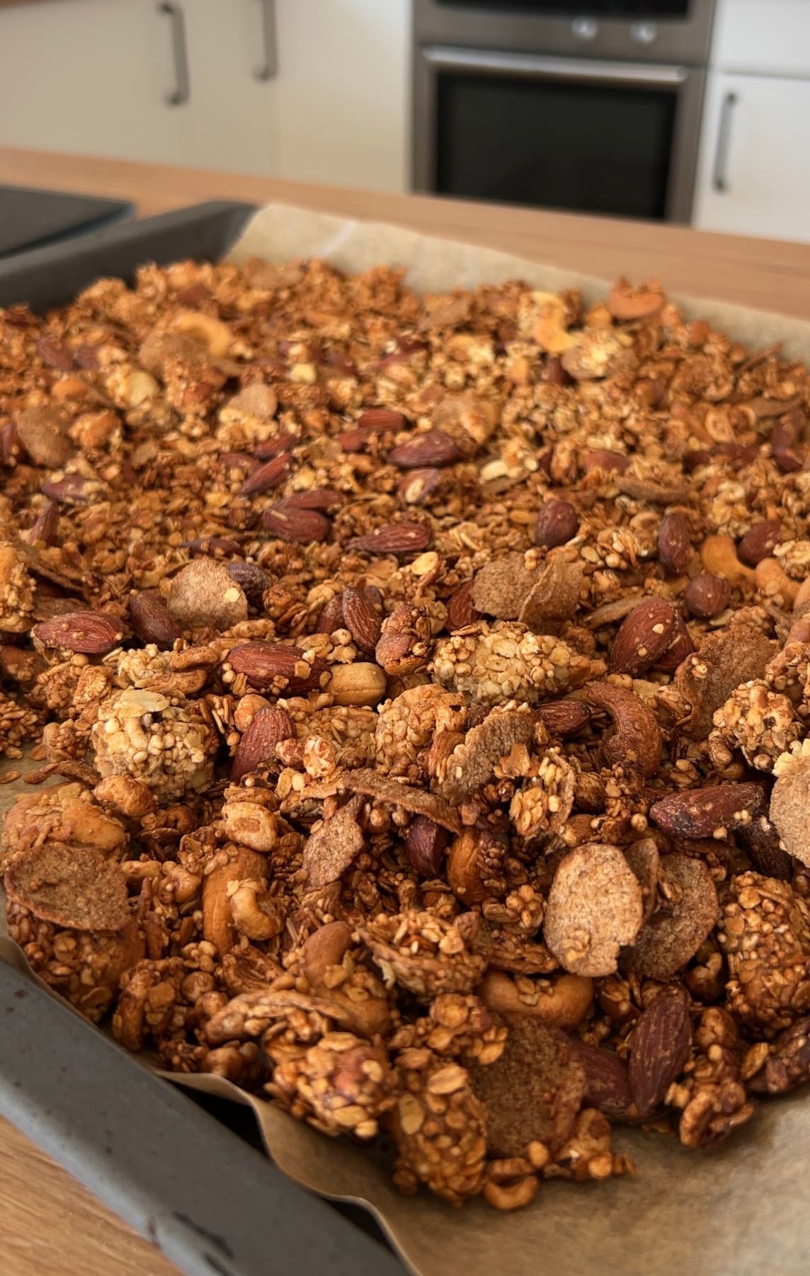 Cashew-Kardamom-Granola