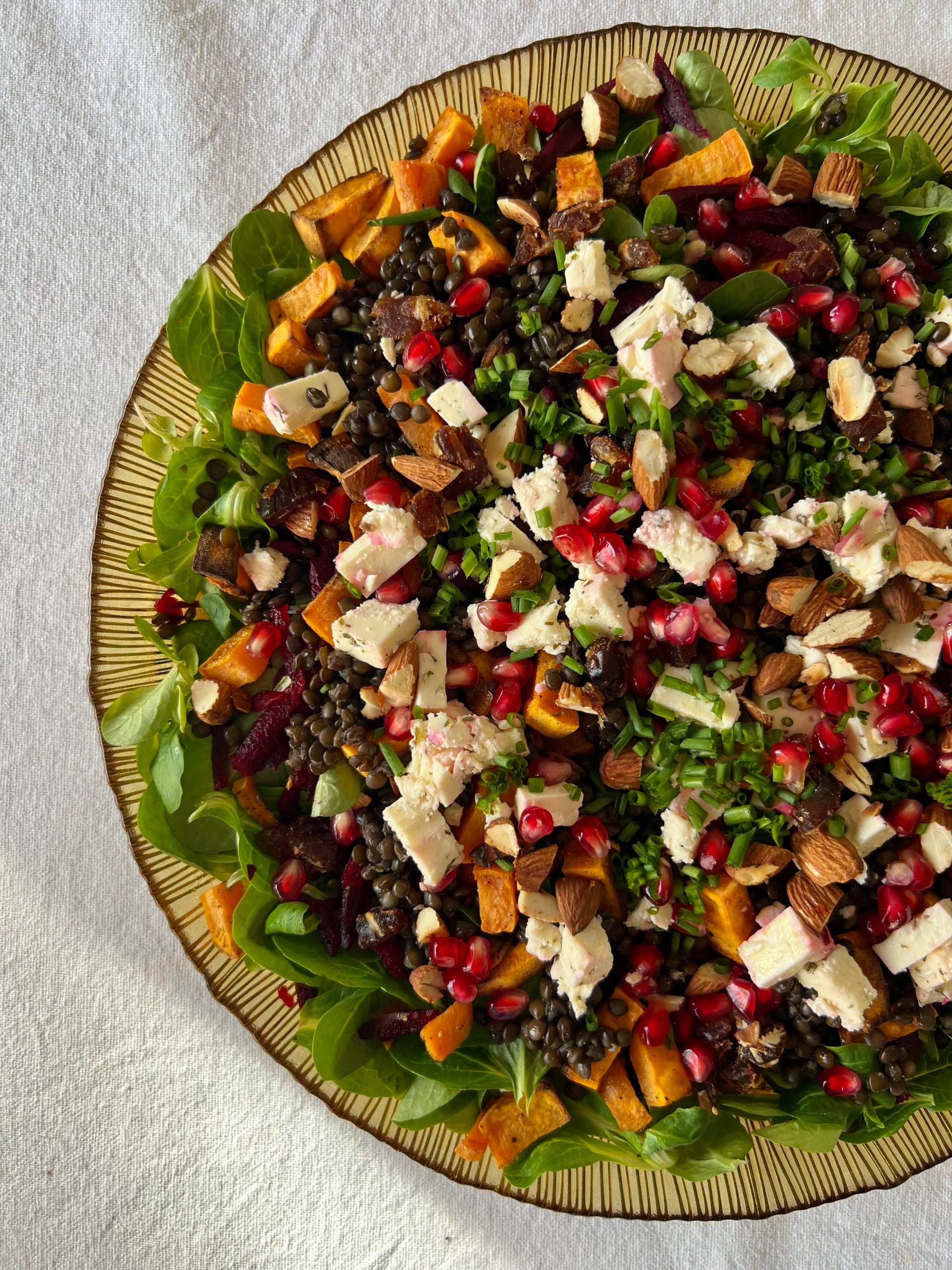Feldsalat mit Belugalinsen und Süßkartoffel - Rezeptbild