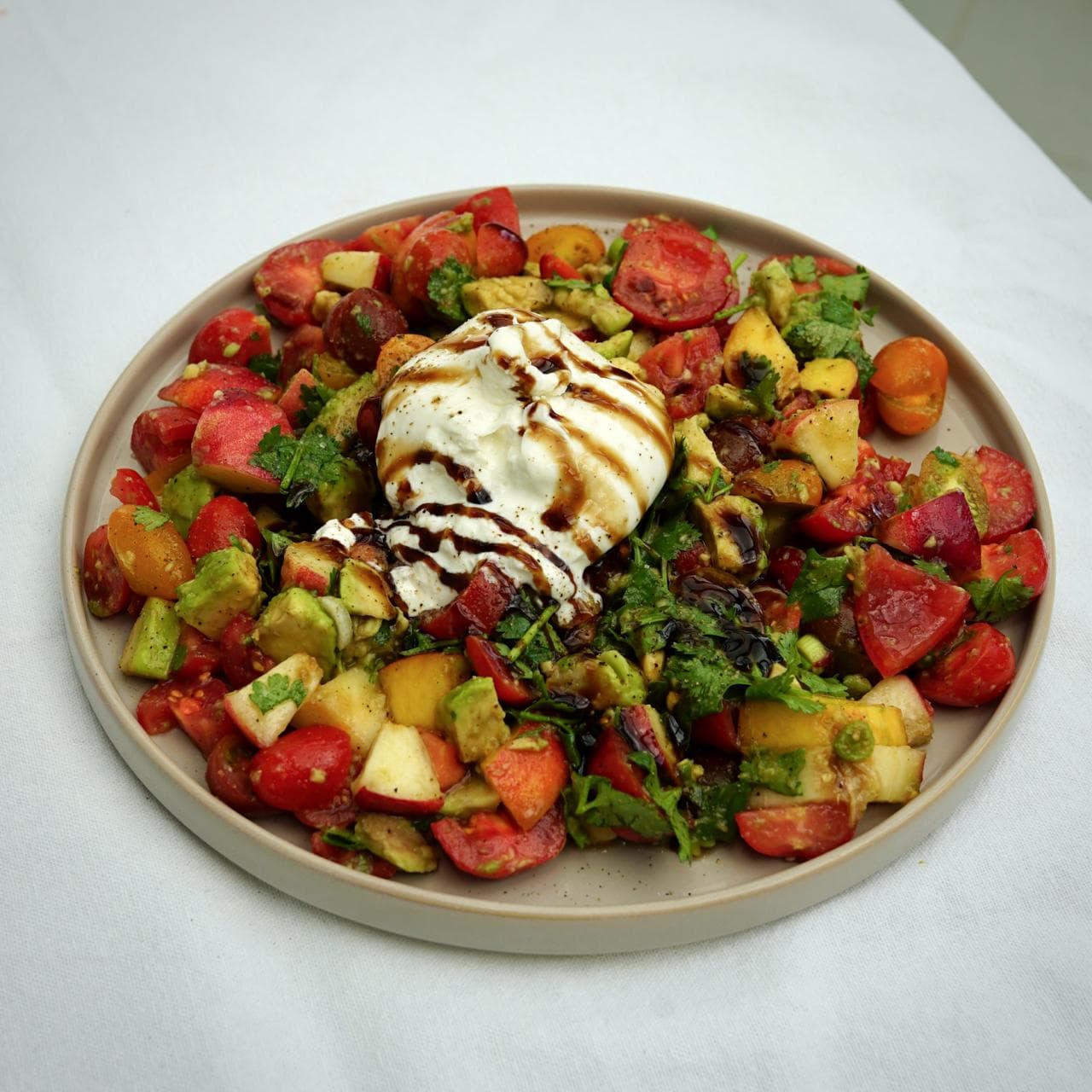 Reel-Thumbnail zu Nektarinen-Tomaten-Salat mit Burrata